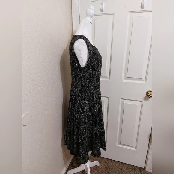Calvin Klein black white artsy art to wear fit and flare sheath sleeveless 12 - Picture 6 of 14